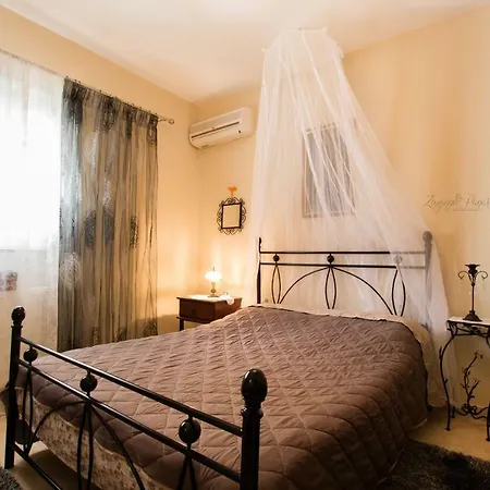 Evdoxia's Апартаменты Карпатос